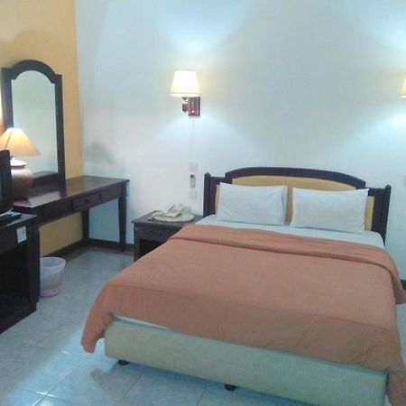 Hotel Zaitun Selaparang Lombok Exteriör bild
