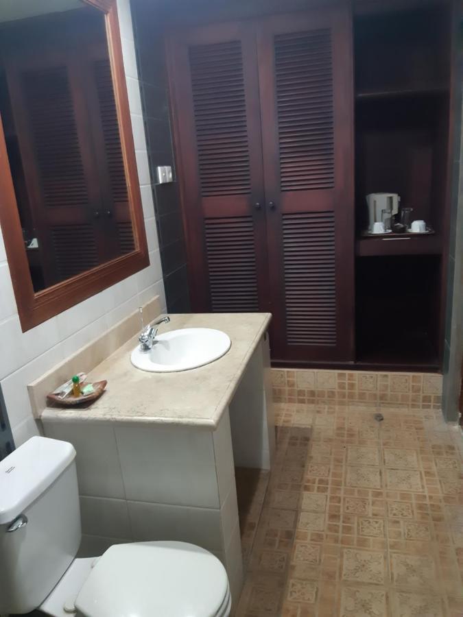 Hotel Zaitun Selaparang Lombok Exteriör bild